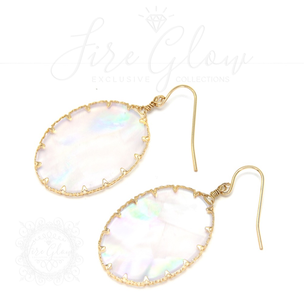 Mother of Pearl Style Oval Gold Tone Earrings - Picture 3 of 16